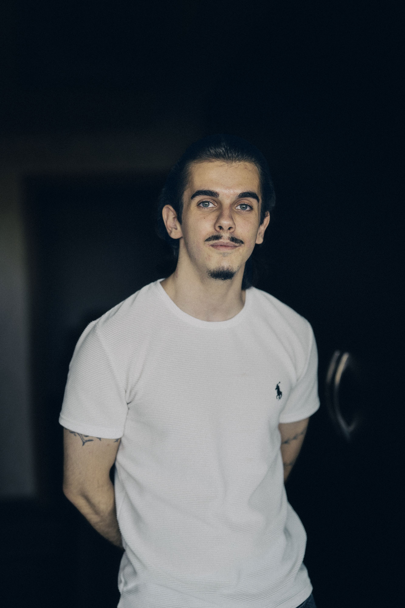 "Mina kompisar i Sverige har sagt att de ska komma och hälsa på, men nu har alla precis börjat sina universitetsutbildningar, så vi får se när det blir", säger sonen Jon. Foto: David Lundmark